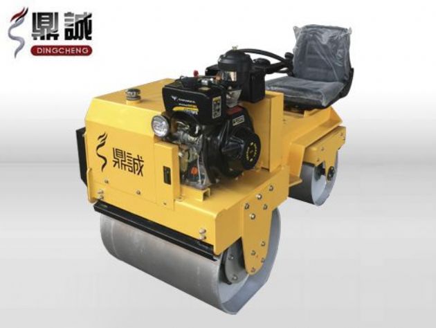 點(diǎn)擊查看詳細(xì)信息<br>標(biāo)題：DC850C座駕式壓路機(jī) 閱讀次數(shù)：15405