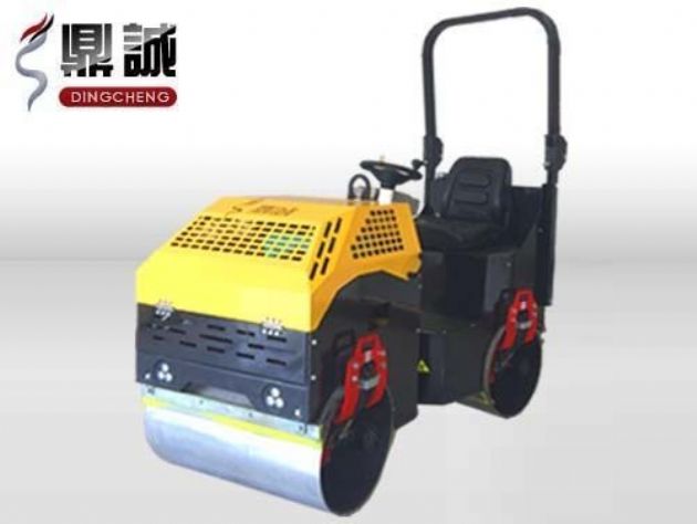 點(diǎn)擊查看詳細(xì)信息<br>標(biāo)題：1噸全液壓振動(dòng)壓路機(jī) 閱讀次數(shù)：14463